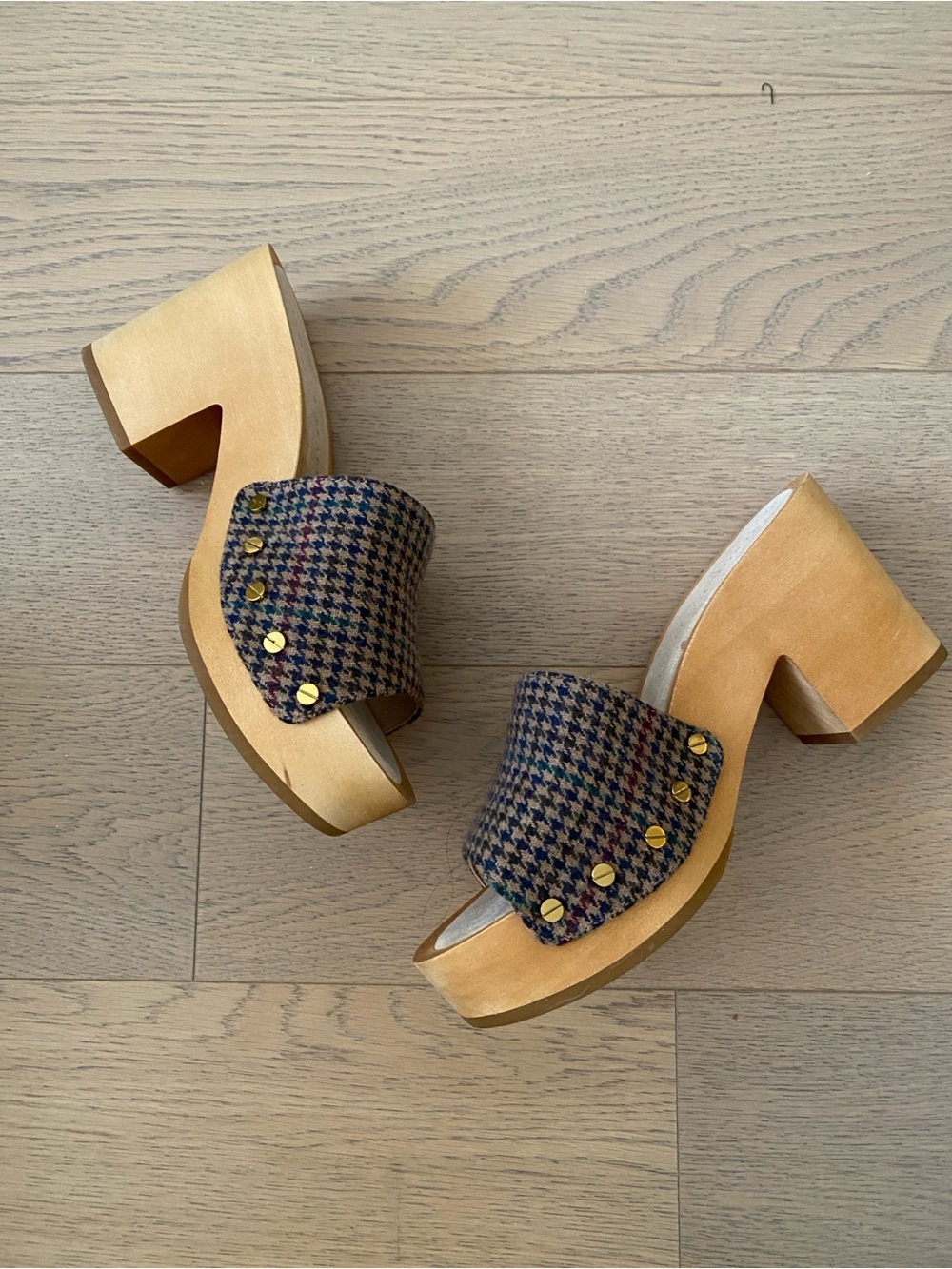 Veronica beard slides